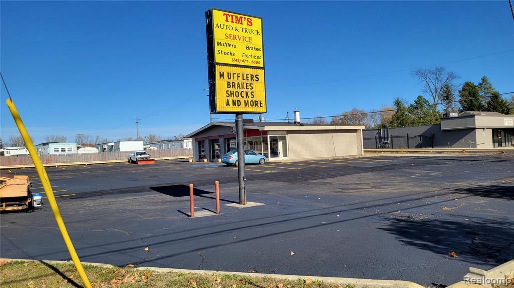 Properties Available 1 - 1 22412 MIDDLEBELT Road