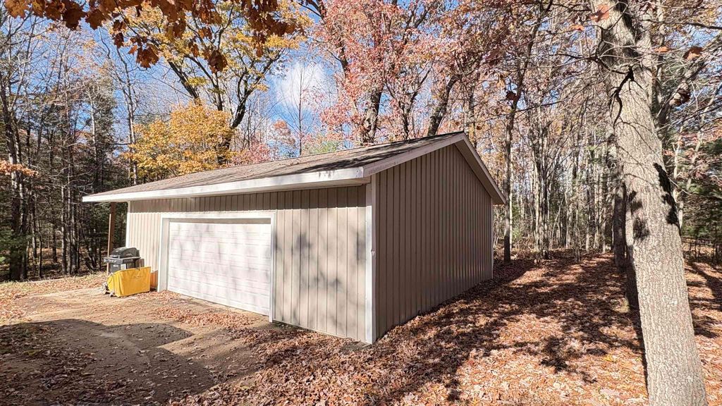 Photo of 2790 Gilroy Drive, Harrison, MI 48625 (MLS # 50193354)