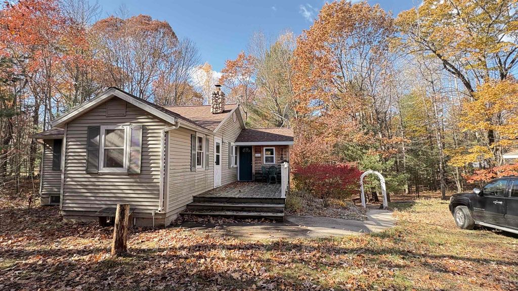 Photo of 2790 Gilroy Drive, Harrison, MI 48625 (MLS # 50193354)