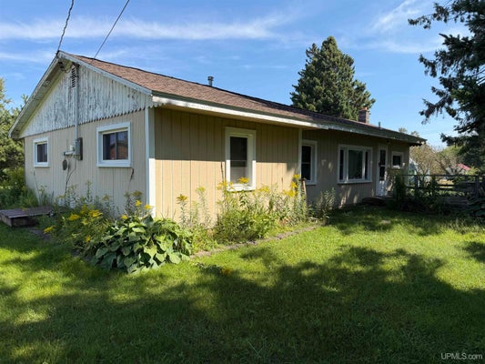 N CEDAR ST, MANISTIQUE, MI 49854 - Image 8da1f8a75822ddc06a5f8d1d23a82fae/1310850107
