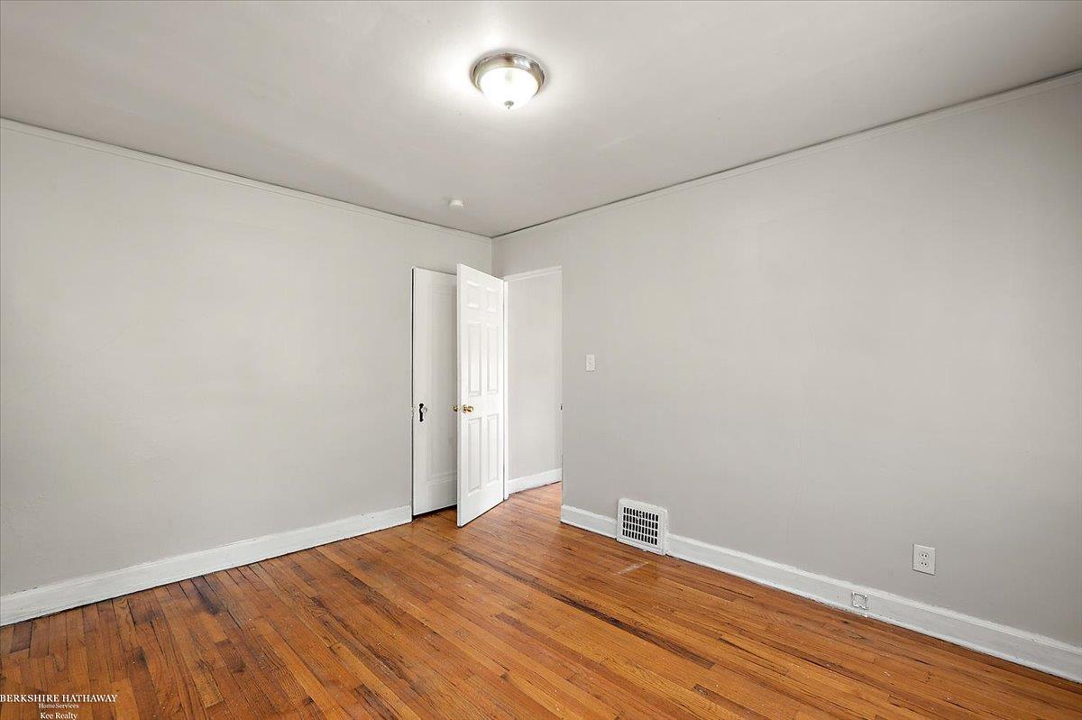 Detroit, Michigan 48227, United States, 3 Bedrooms Bedrooms, ,2 BathroomsBathrooms,Residential,Active,193230