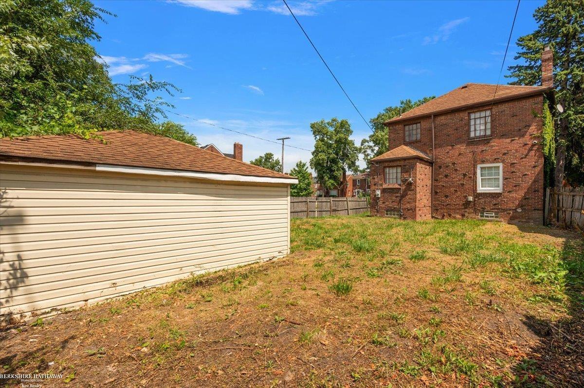 Detroit, Michigan 48227, United States, 3 Bedrooms Bedrooms, ,2 BathroomsBathrooms,Residential,Active,193230