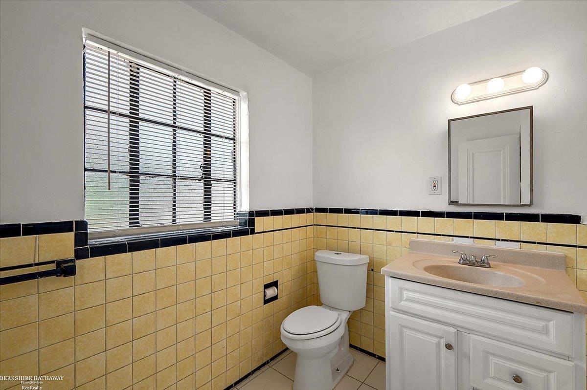 Detroit, Michigan 48227, United States, 3 Bedrooms Bedrooms, ,2 BathroomsBathrooms,Residential,Active,193230