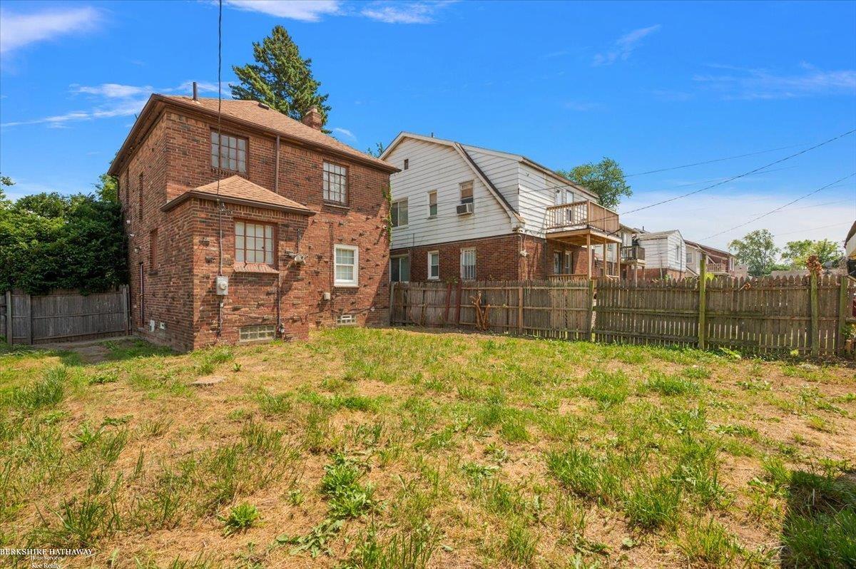 Detroit, Michigan 48227, United States, 3 Bedrooms Bedrooms, ,2 BathroomsBathrooms,Residential,Active,193230