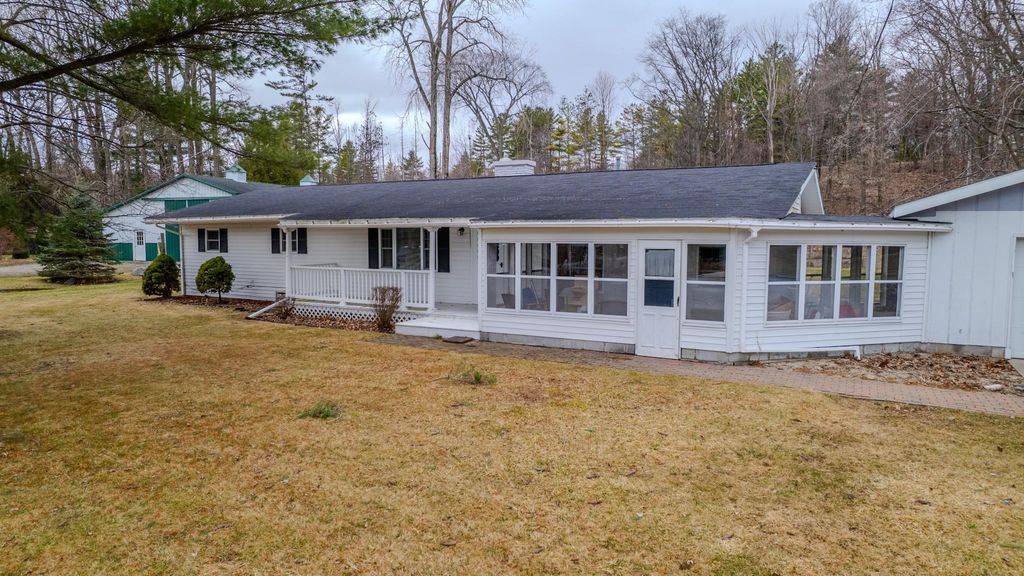 Photo of 2216 Douglas Drive, Tawas City, MI 48763 (MLS # 50203569)