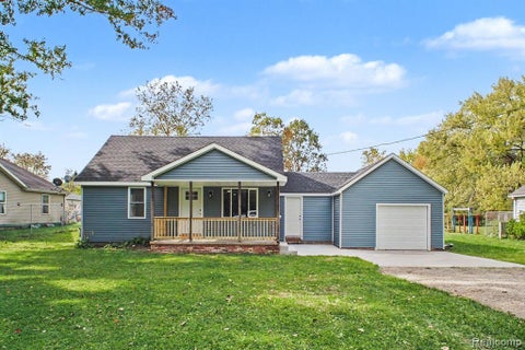 Photo of 2465 Howald Avenue, Flint, MI 48504 (MLS # 61037885)