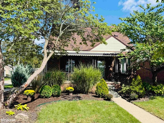 18674 CARLYSLE ST, DEARBORN, MI 48124 - Image 8e583d8f1380e2e99a267bdbc91c6876/2263821155