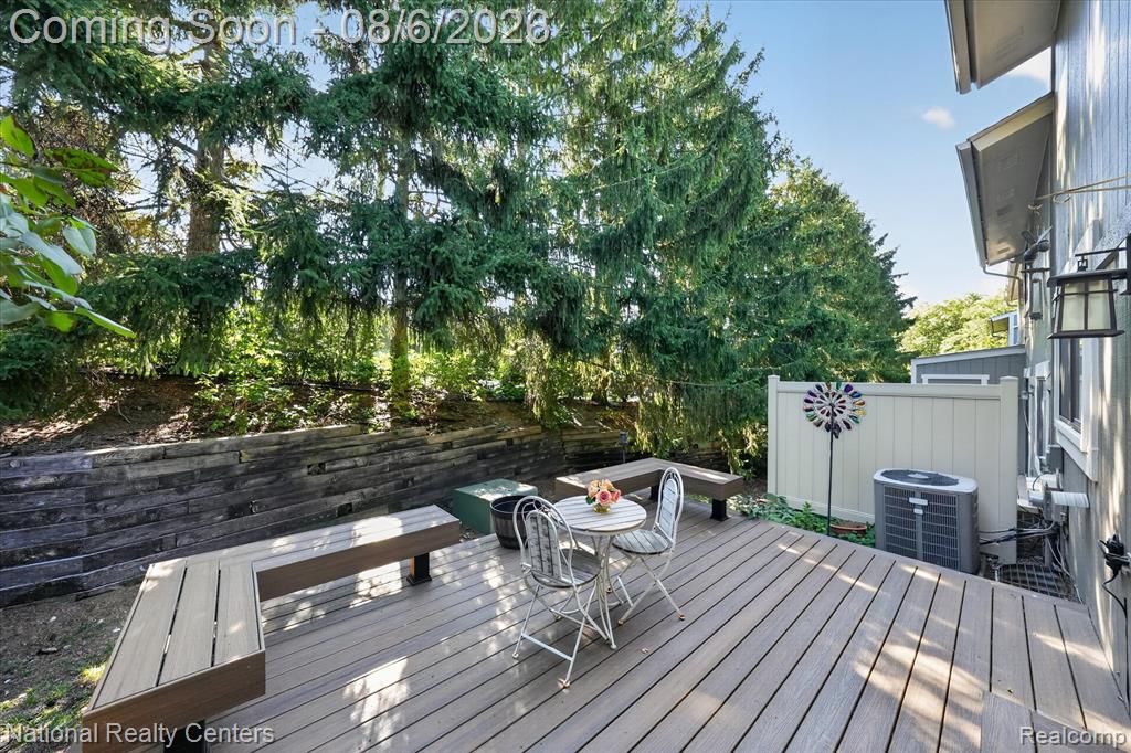 878 Yorktown Court