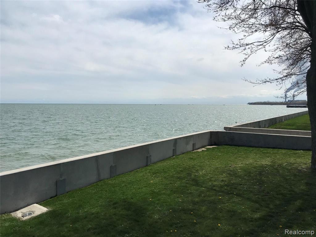 00 EDGEWATER