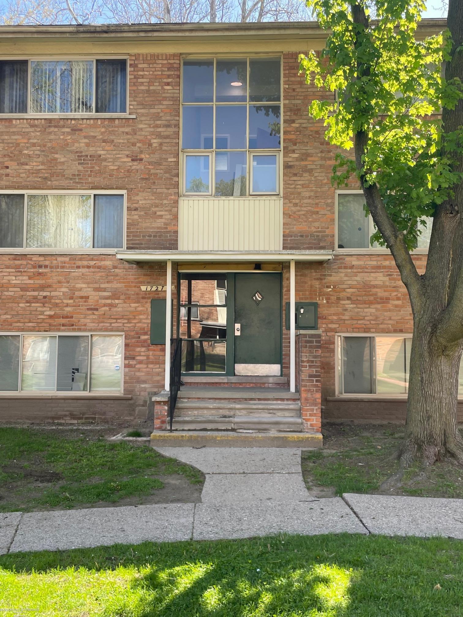 Detroit, Michigan 48219, United States, 2 Bedrooms Bedrooms, ,1 BathroomBathrooms,Residential,Active,193246