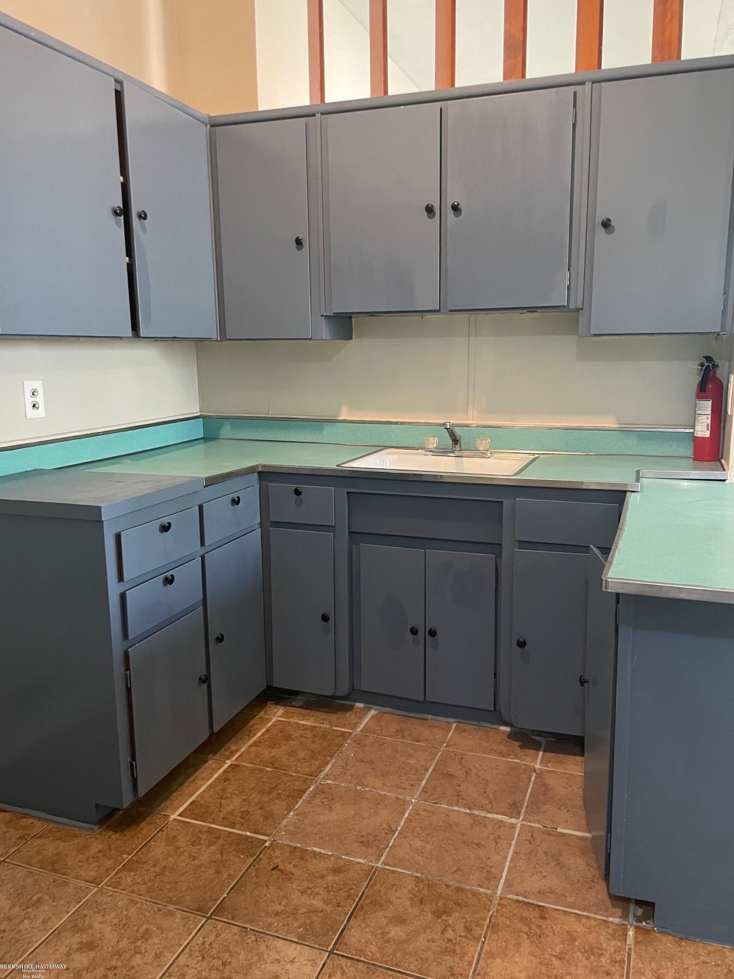 Detroit, Michigan 48219, United States, 2 Bedrooms Bedrooms, ,1 BathroomBathrooms,Residential,Active,193246