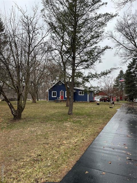 Photo of 5610 Croswell Road, Waterford, MI 48327 (MLS # 60976059)