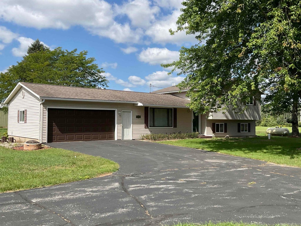 Photo of 191 N Hockaday Road, Gladwin, MI 48624 (MLS # 50221047)