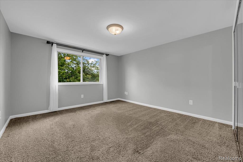 Sterling Heights, Michigan 48312, United States, 3 Bedrooms Bedrooms, ,2 BathroomsBathrooms,Residential,Active,192833