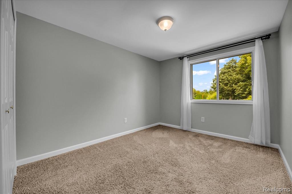 Sterling Heights, Michigan 48312, United States, 3 Bedrooms Bedrooms, ,2 BathroomsBathrooms,Residential,Active,192833