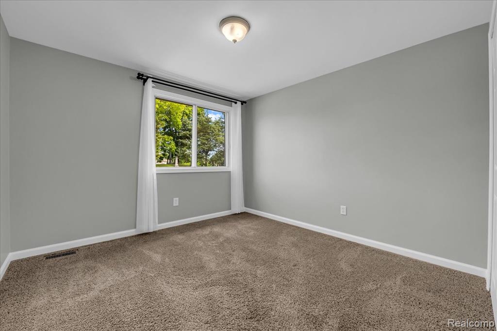 Sterling Heights, Michigan 48312, United States, 3 Bedrooms Bedrooms, ,2 BathroomsBathrooms,Residential,Active,192833