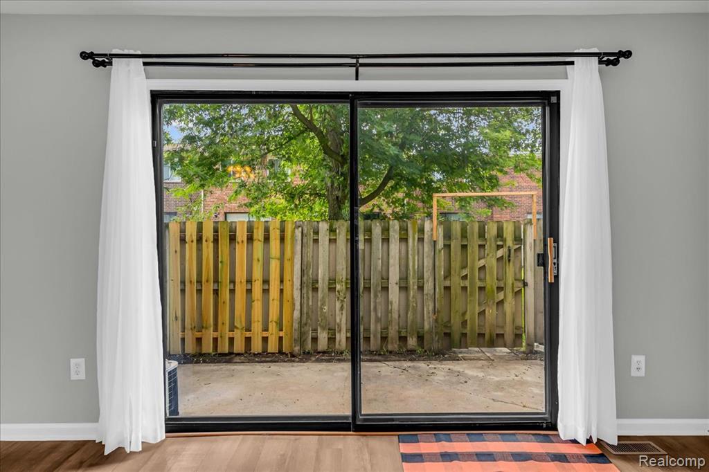 Sterling Heights, Michigan 48312, United States, 3 Bedrooms Bedrooms, ,2 BathroomsBathrooms,Residential,Active,192833