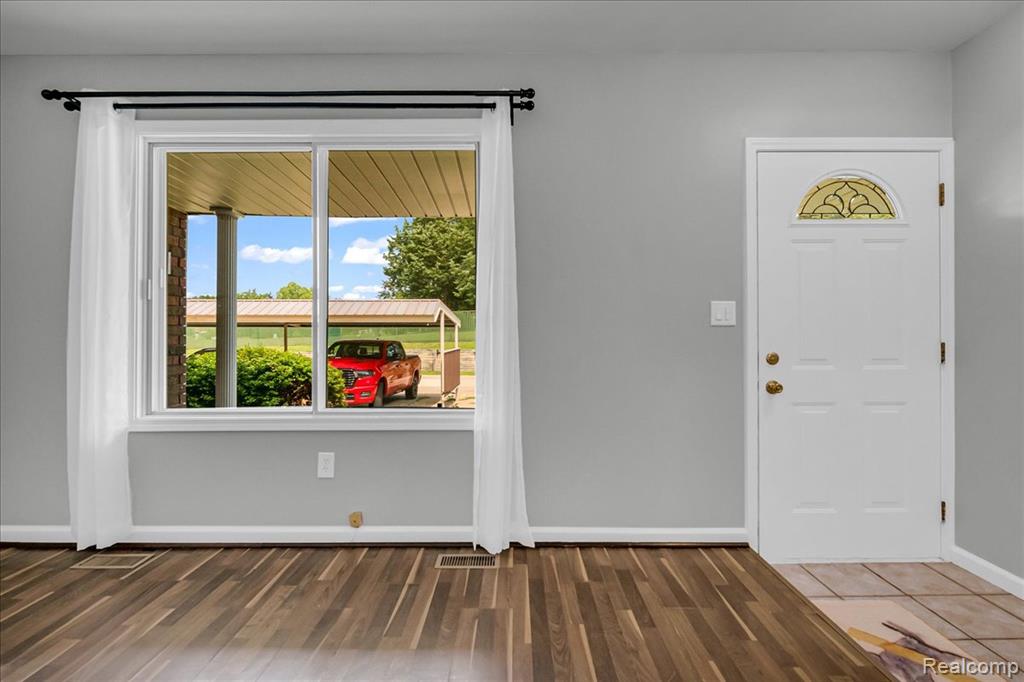 Sterling Heights, Michigan 48312, United States, 3 Bedrooms Bedrooms, ,2 BathroomsBathrooms,Residential,Active,192833