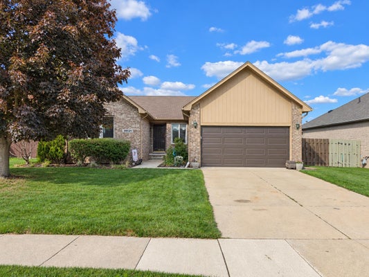 28521 WALES DR, CHESTERFIELD, MI 48047 - Image 92e36d3df71e0ae9fb71568dc79b2dff/2000943015