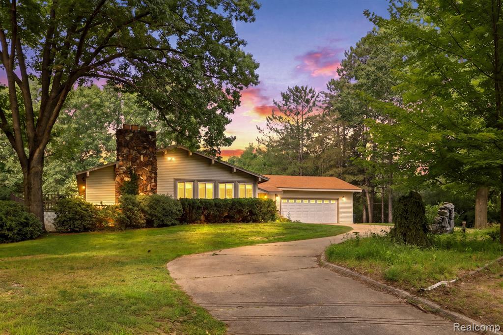 1215 Oakwood Road