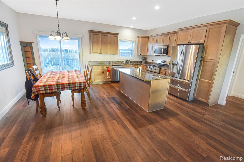 Properties Available 4 - 4 79446 Deland Road