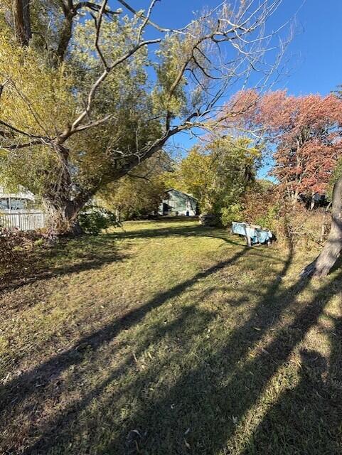 453 Lakeshore Boulevard
