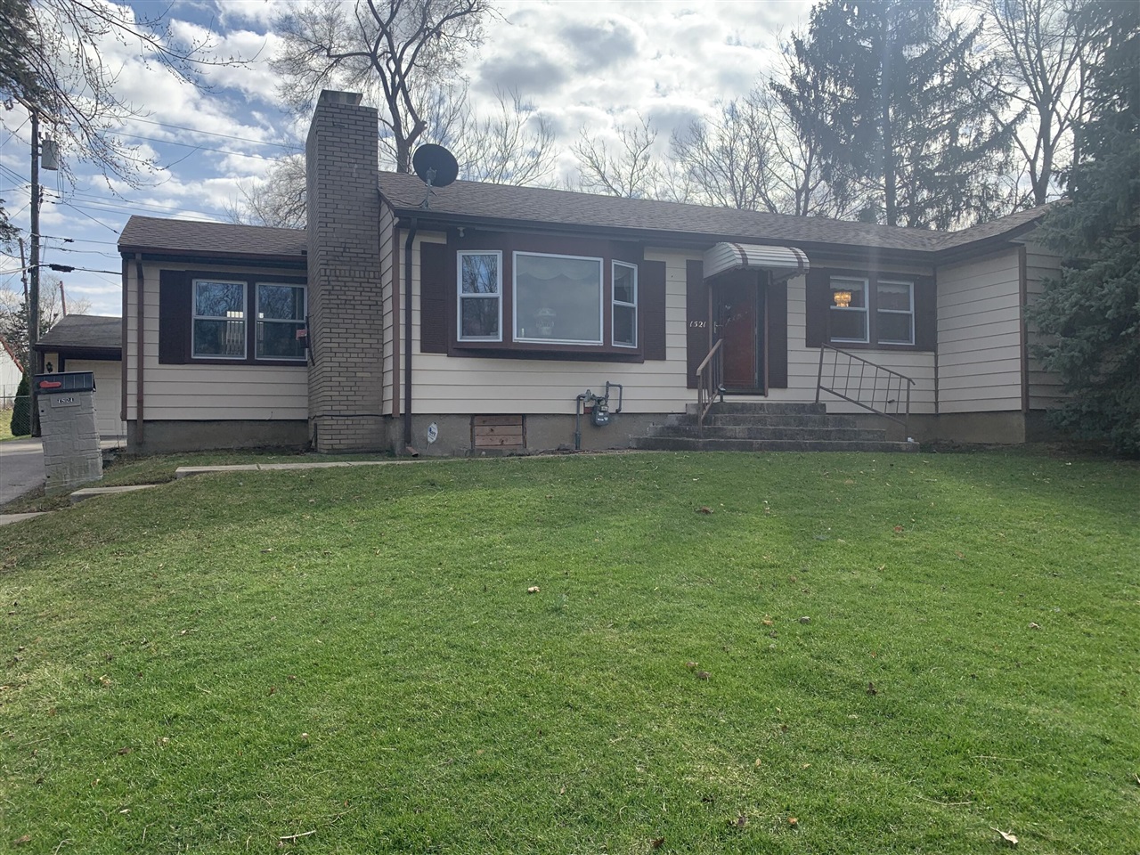 1521 Roosevelt Street