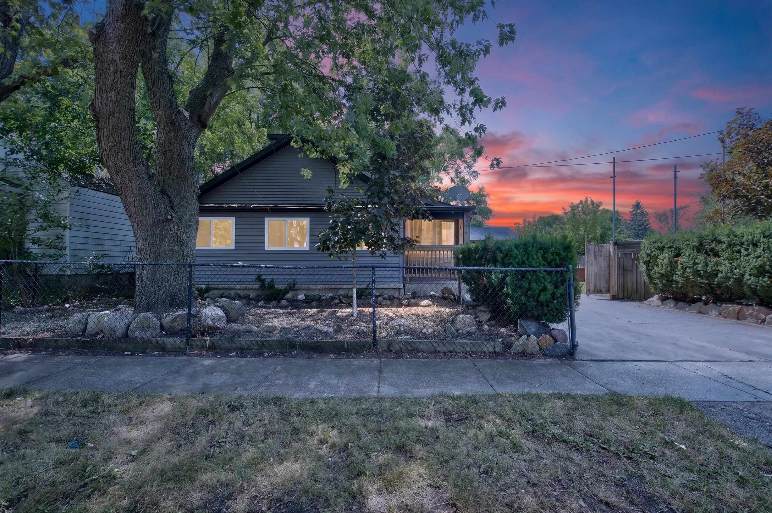 1452 Kenneth Street