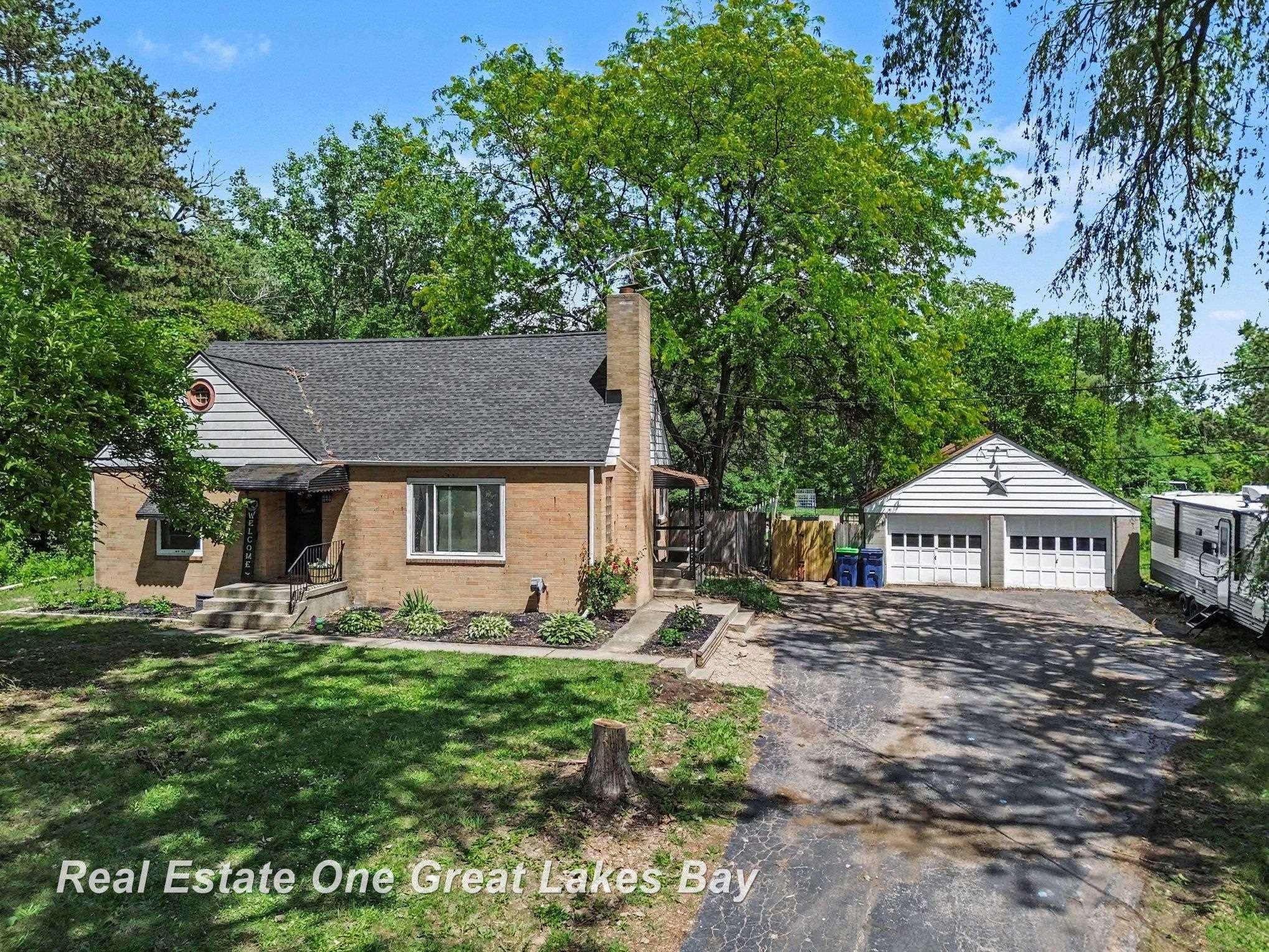 5250 N Center Road