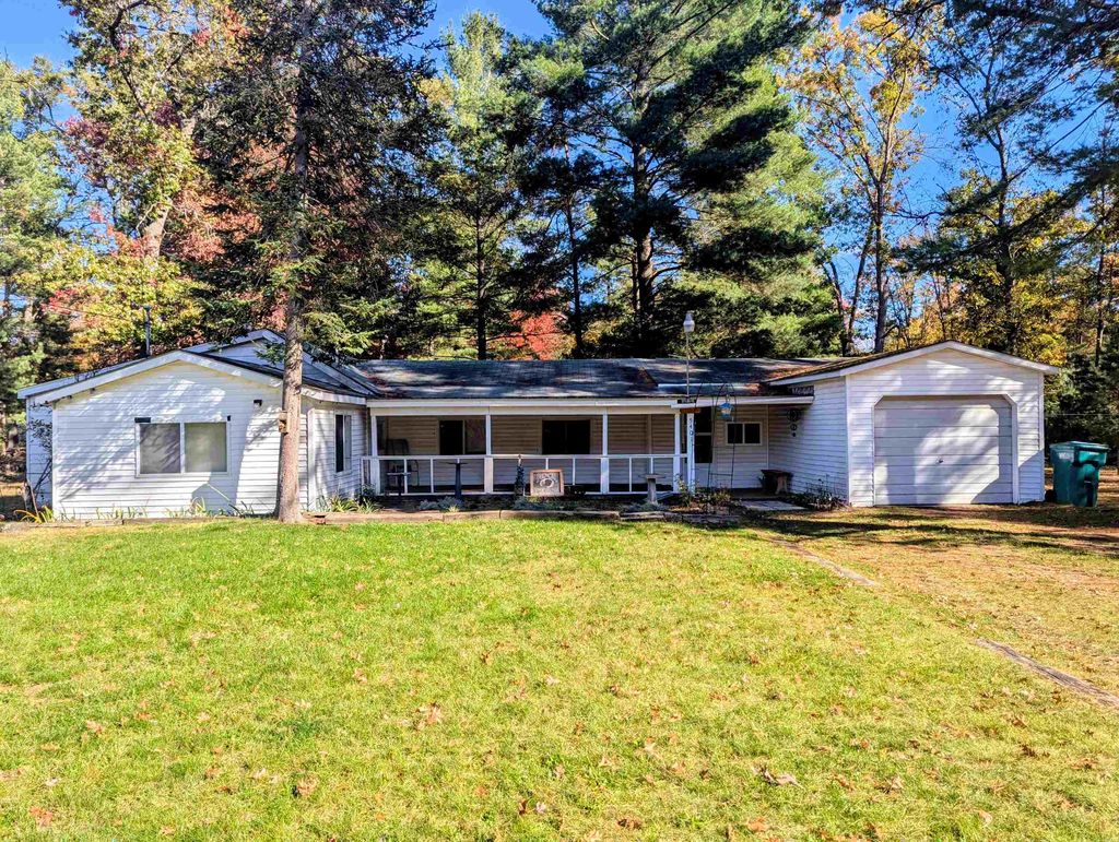 Photo of 5401 Oak Drive, Alger, MI 48610 (MLS # 50191639)