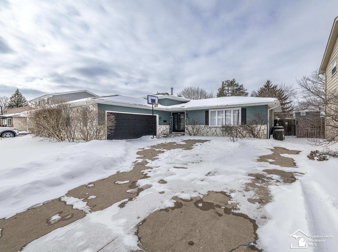 745 N Roessler Street