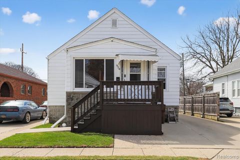 926 Kentucky Court Monroe MI 48161