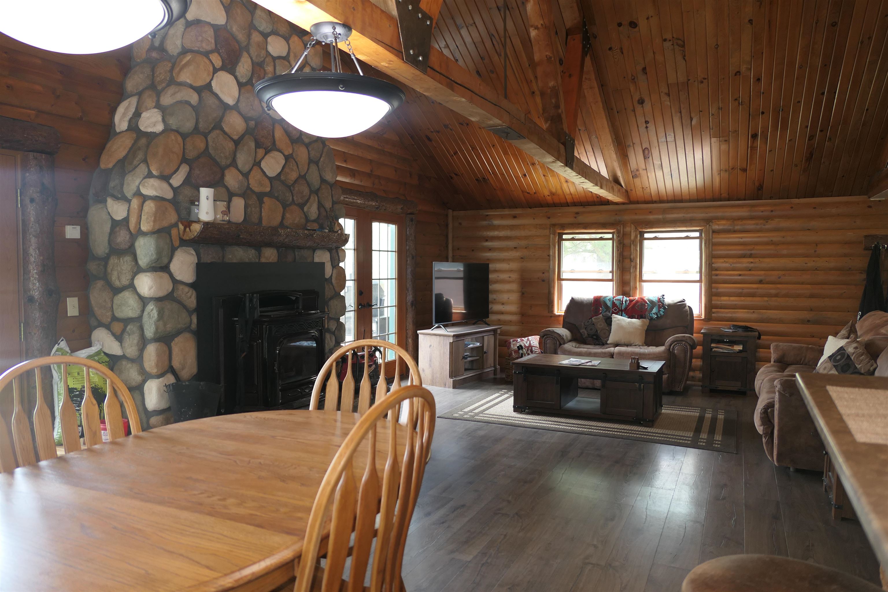6480 W Lake Shore