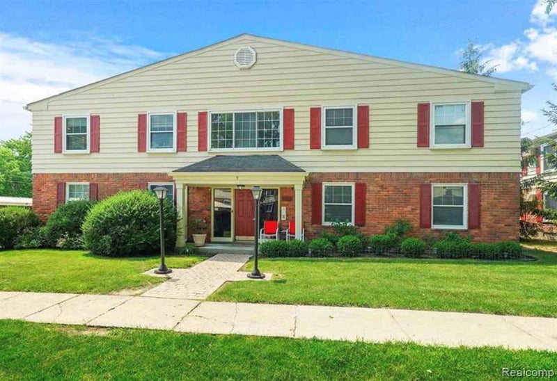 753 W Maple Road