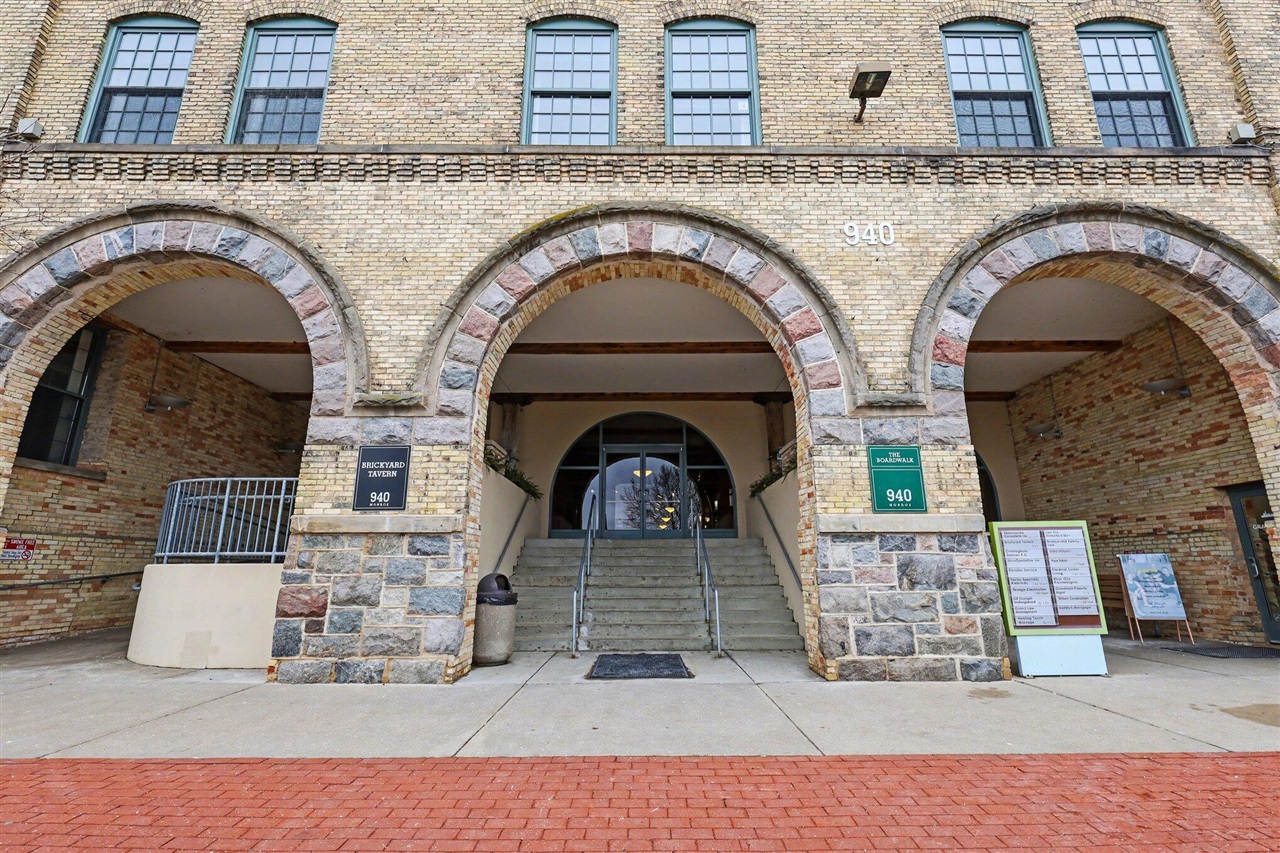 940 Monroe Avenue 341