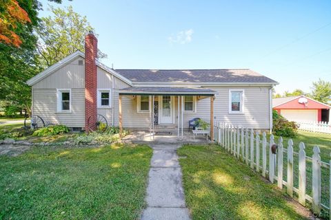 Photo of 1704 E Carleton Road, Adrian, MI 49221 (MLS # 50188214)