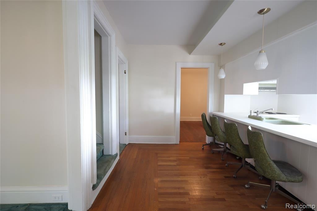 426 E 4th Street