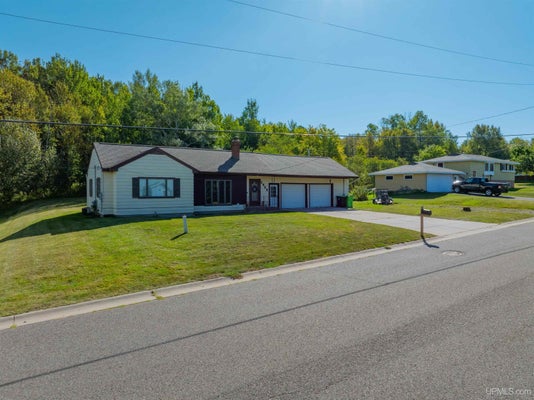 1428 HIGH ST, MUNISING, MI 49862 - Image 990cc2e3cd4896e2fbbef58ba8fc030e/673109042