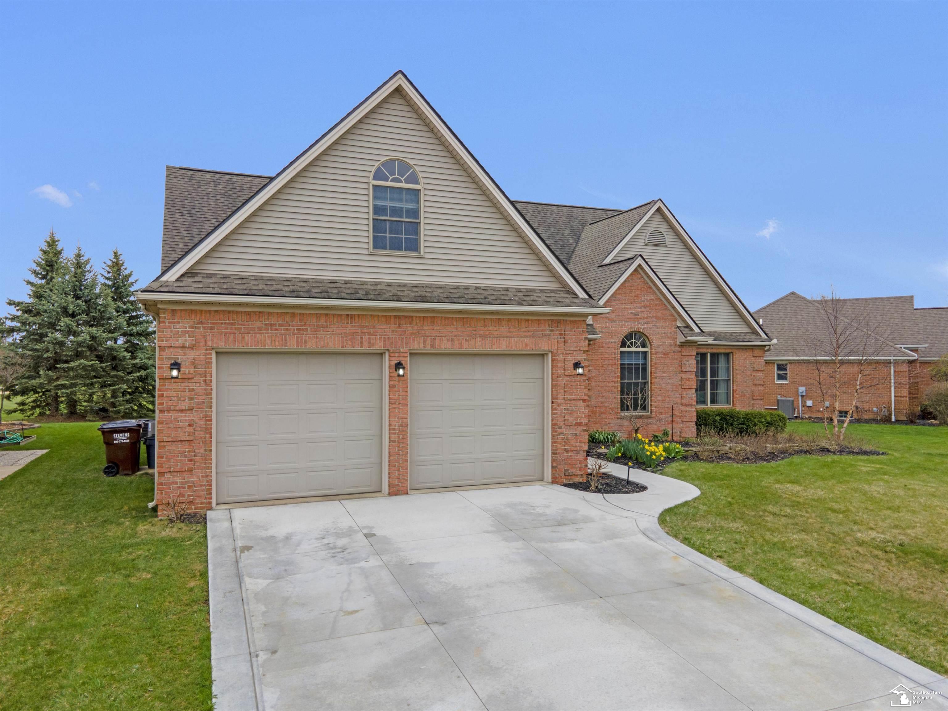 785 Saint James Park Avenue