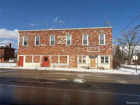 910 Monroe Street Carleton MI 48117