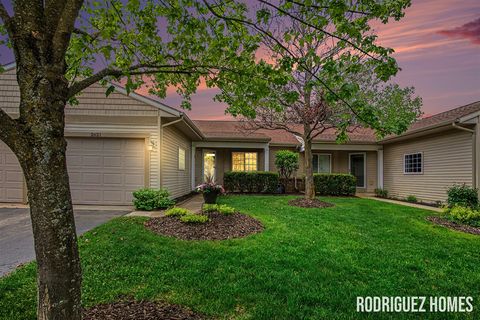 Photo of 2621 Cascade Place Drive, Grand Rapids, MI 49546 (MLS # 70533739)