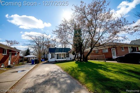 5654 Bedford Street Dearborn Heights MI 48125