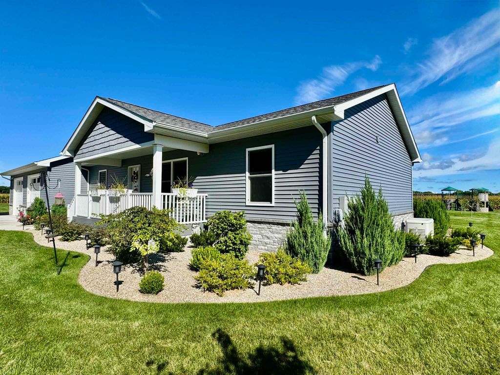 Photo of 233 Red Oak Street, Beaverton, MI 48612 (MLS # 50202998)