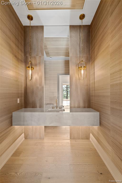 4554 Pinnacle Boulevard