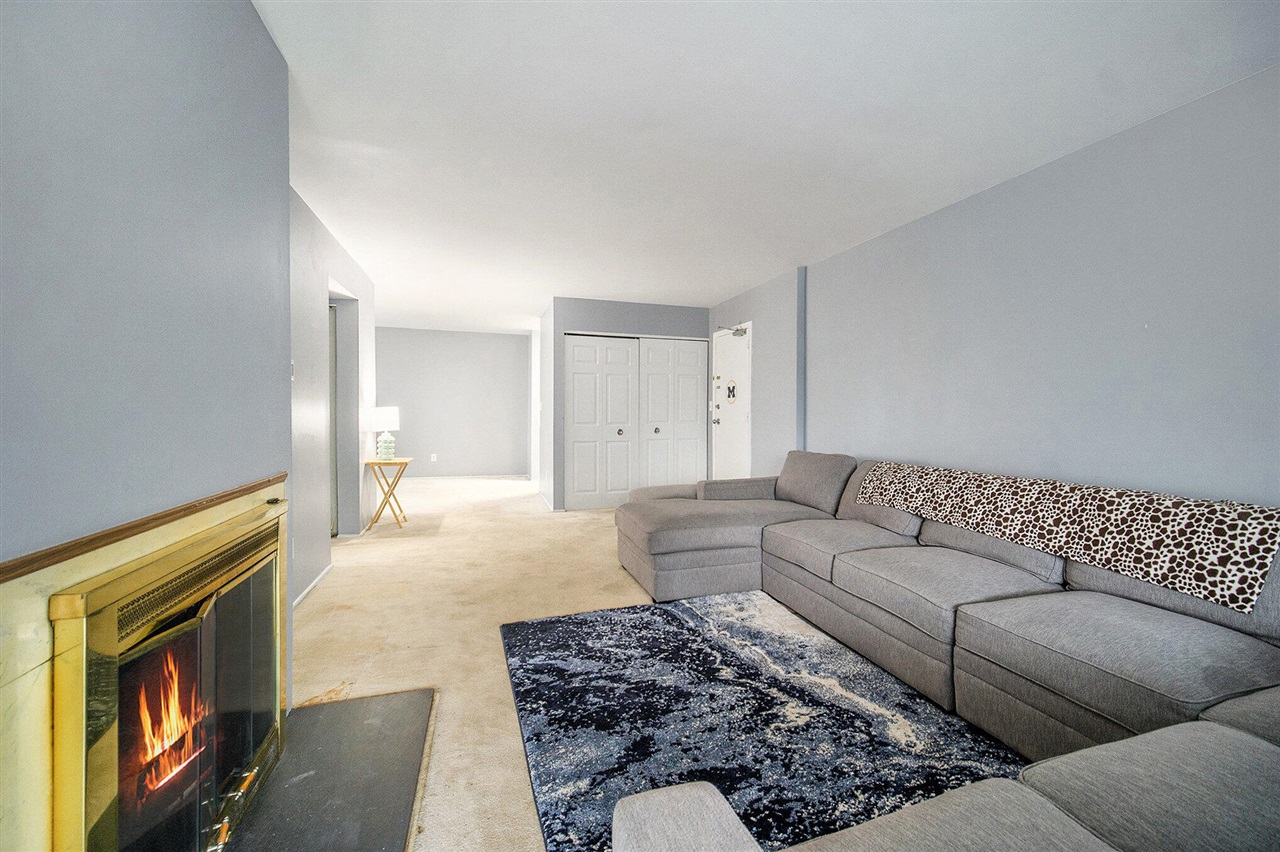 1225 S Maple Road 307