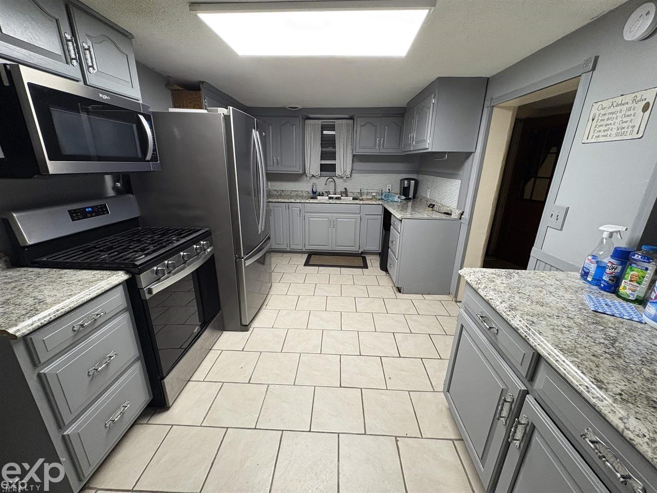 Properties Available 2 - 2 704 Bay Road