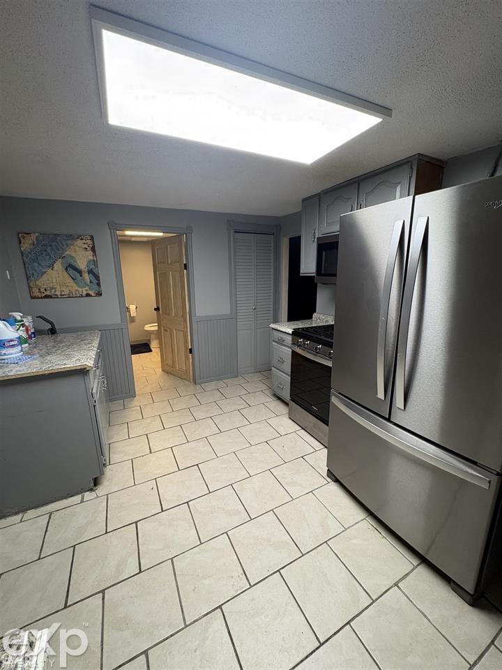 Properties Available 3 - 3 704 Bay Road