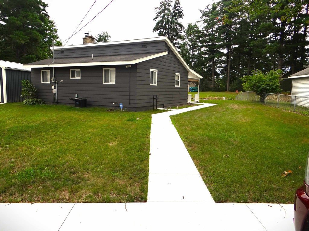 Photo of 5469 Heron Cove Road, Beaverton, MI 48612 (MLS # 50217679)
