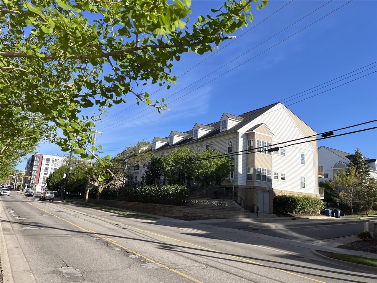 1021 Maiden Lane