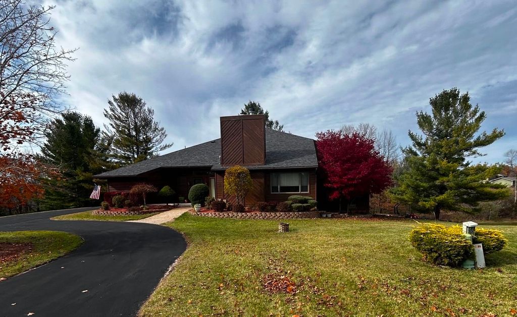 Photo of 5449 Worchester Way, Gladwin, MI 48624 (MLS # 50204321)